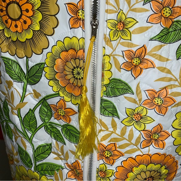 v i n t a g e :: MCM Floral Vinyl Hanging Closet Dress Storage - Picture 13 of 15